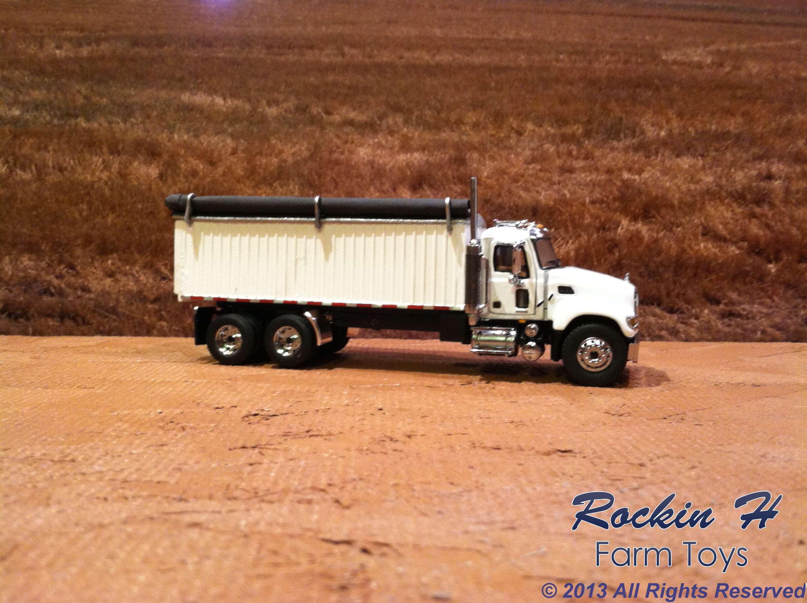 Mach Granite grain truck