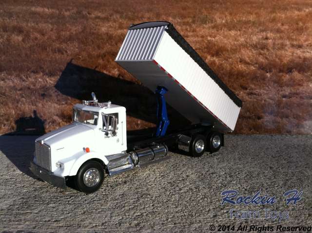 Kenworth T800 grain truck
