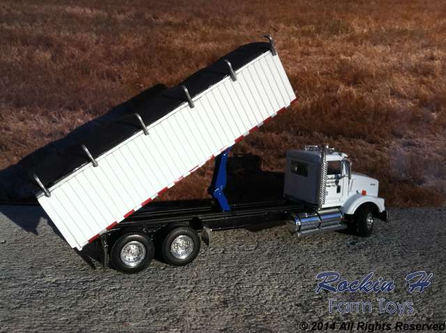 Kenworth T800 grain truck