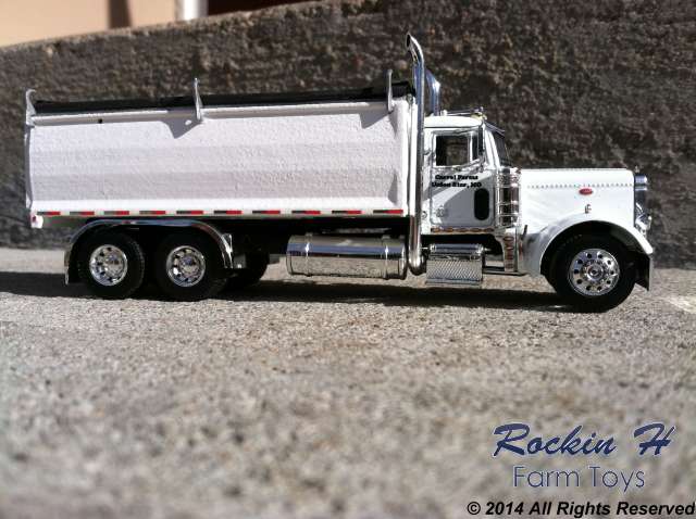 379 Peterbilt grain truck