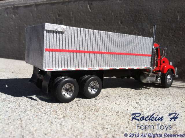 Mack Granite grain truck