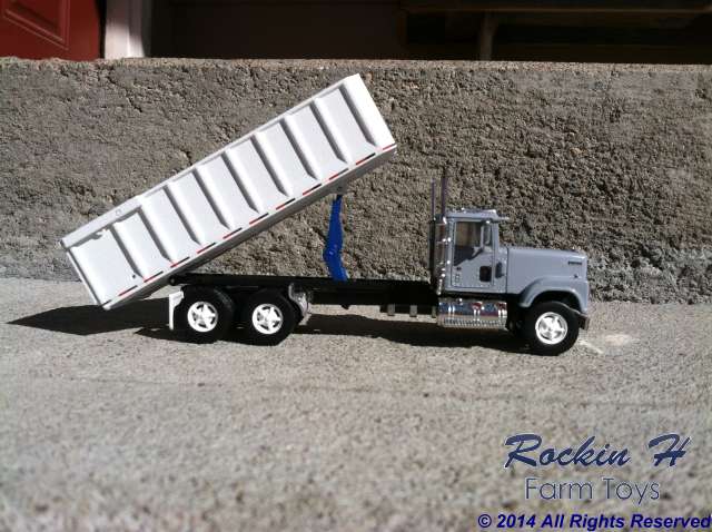 International 4300 grain truck