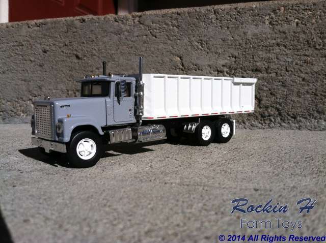 International 4300 grain truck