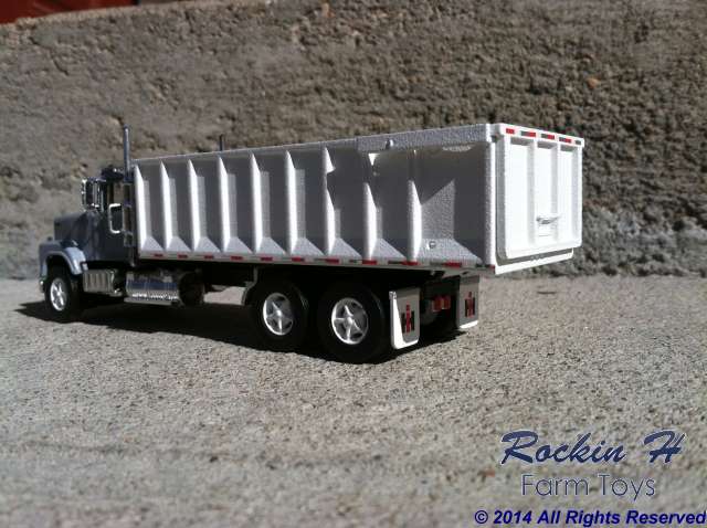 International 4300 grain truck