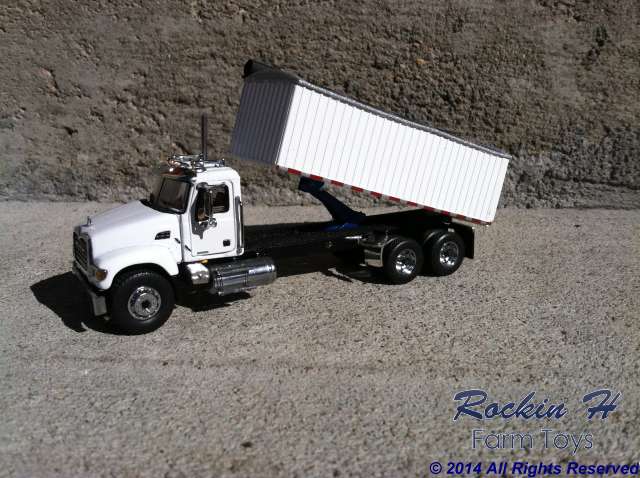International 4300 grain truck
