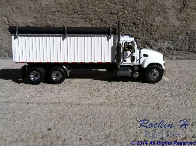 Mack Granite grain truck
