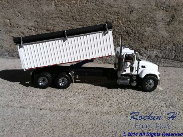 Mack Granite grain truck