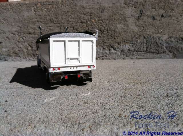 379 Peterbilt grain truck