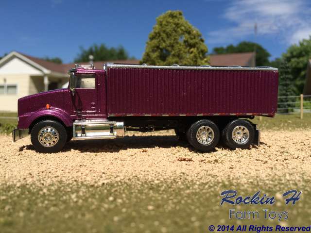 Kenworth T800 grain truck