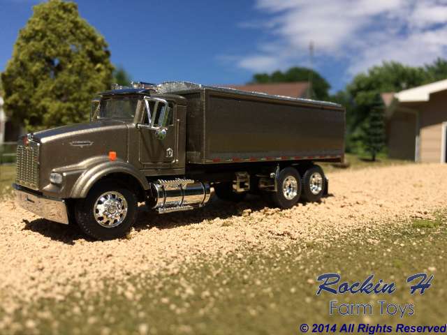 Kenworth T800 grain truck