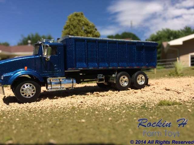 Kenworth T800 grain truck