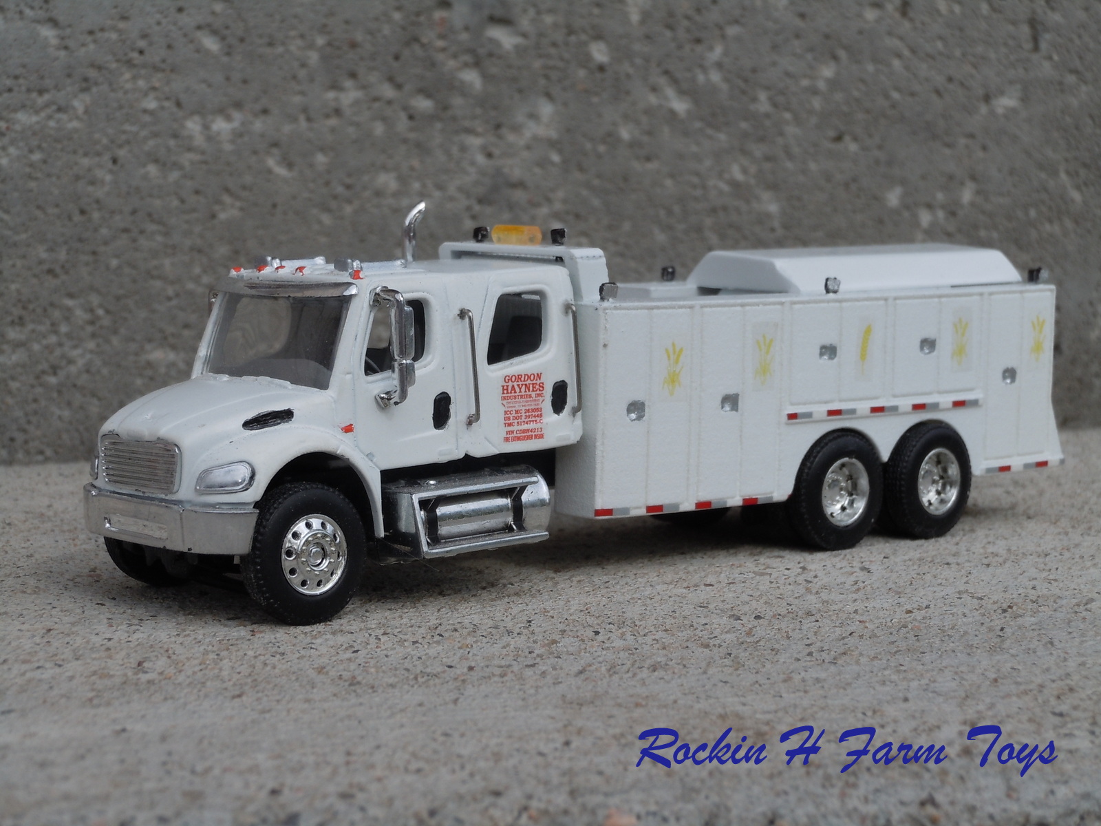 015_zps58644ffb