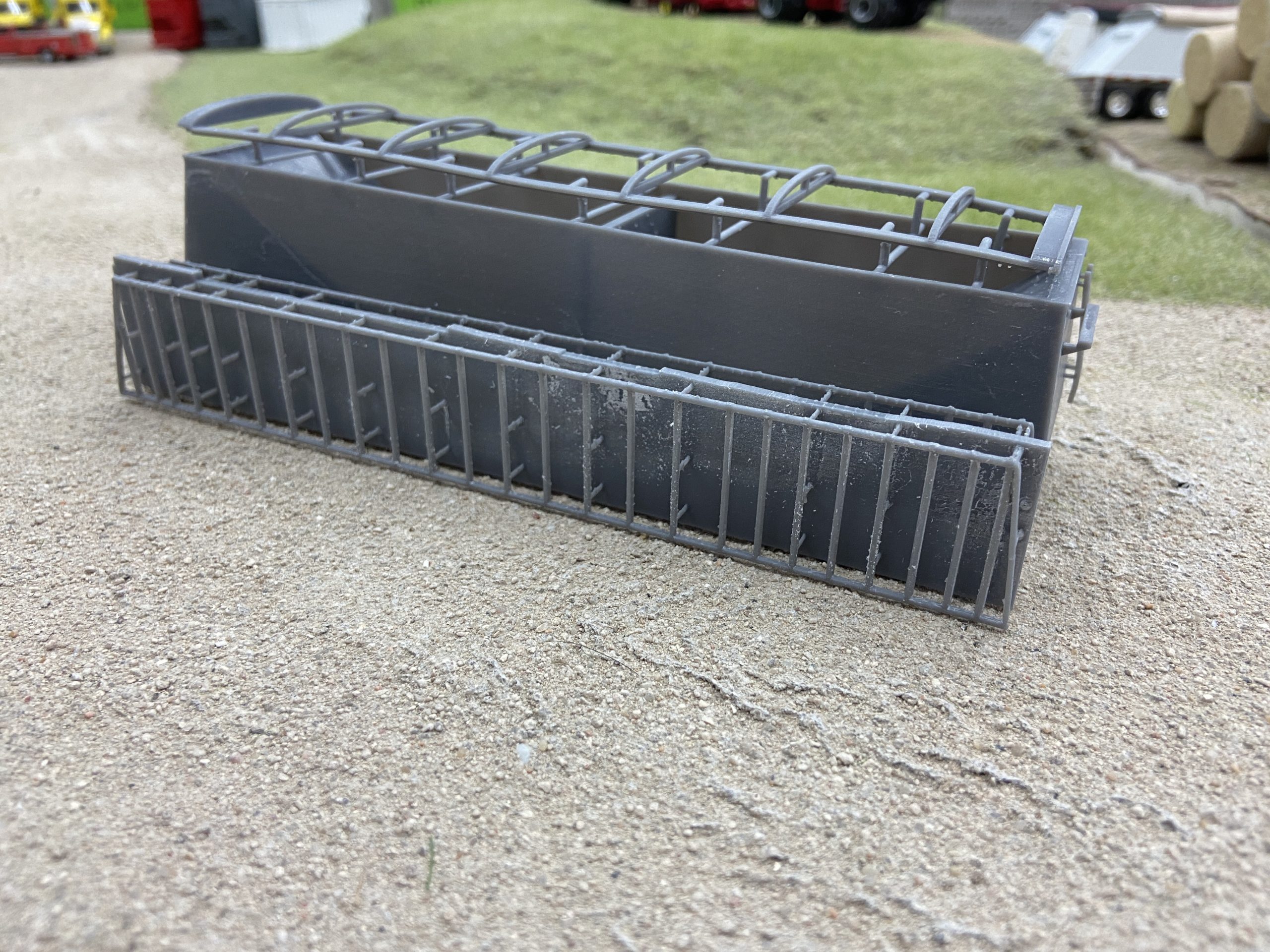 1/64 Scale 3 axle 36' Cornhusker Trailer Kit