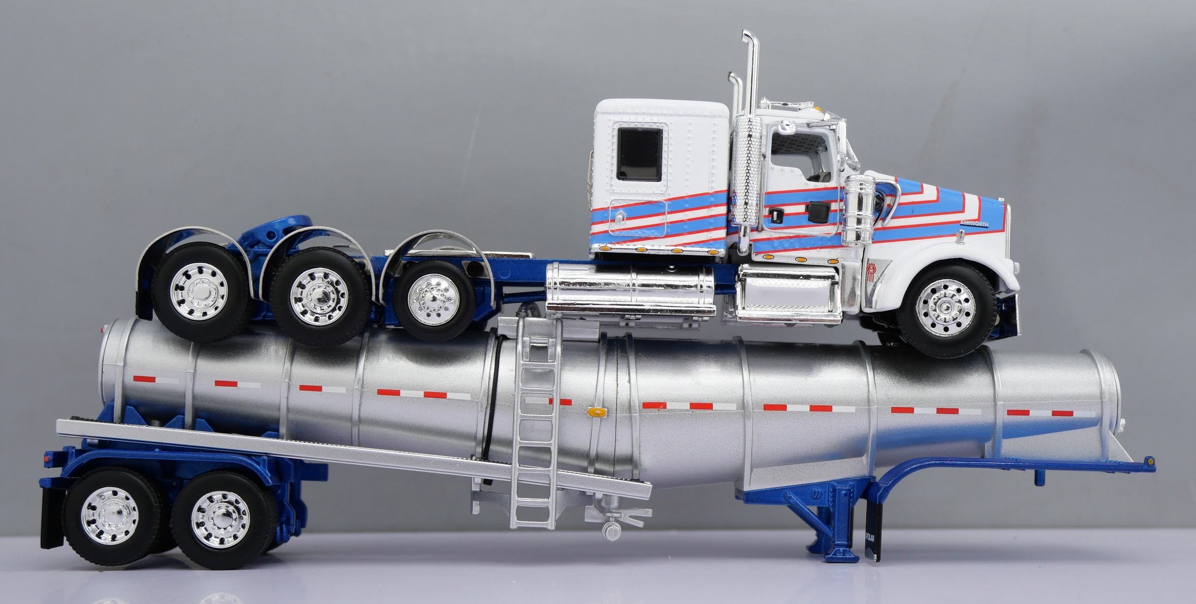 601802 DCP Flat Top Kenworth W900 - Image 3
