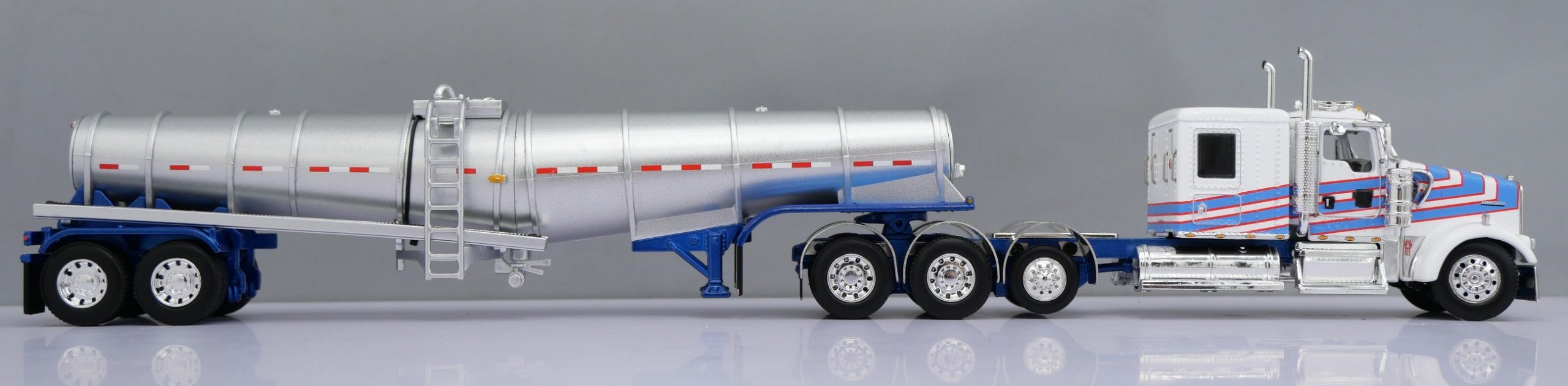 601802 DCP Flat Top Kenworth W900 - Image 4