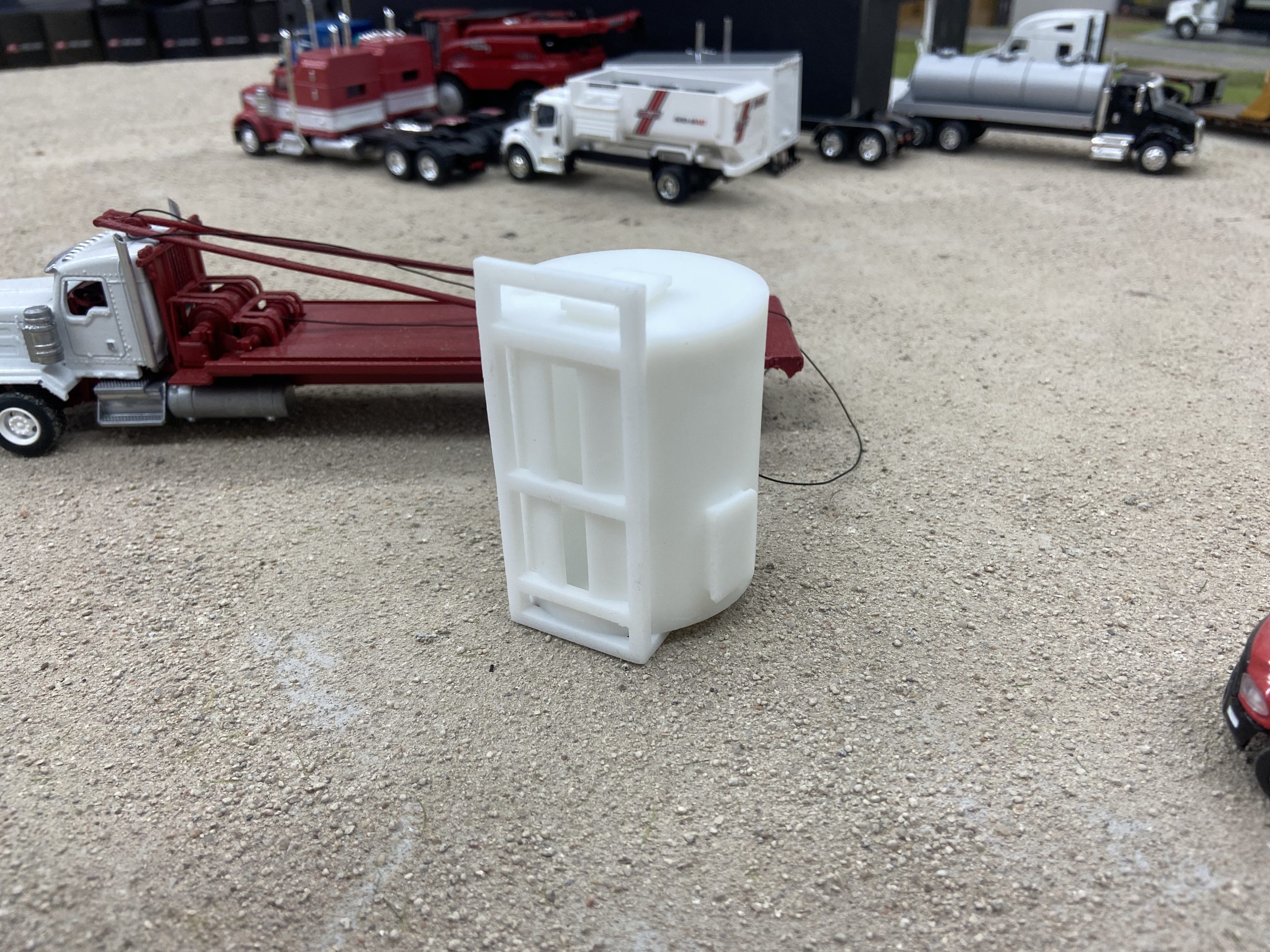 9,000 Gallon Oilfield Saltwater Tank on Skids - Image 3