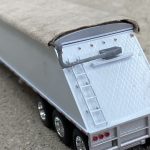 Automatic Tarp Rollers for Grain Grain Trailers