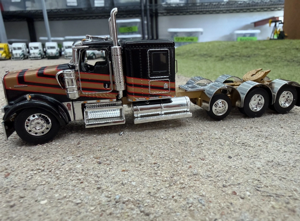 601803 DCP Flat Top Kenworth W900 CAB ONLY - Image 2