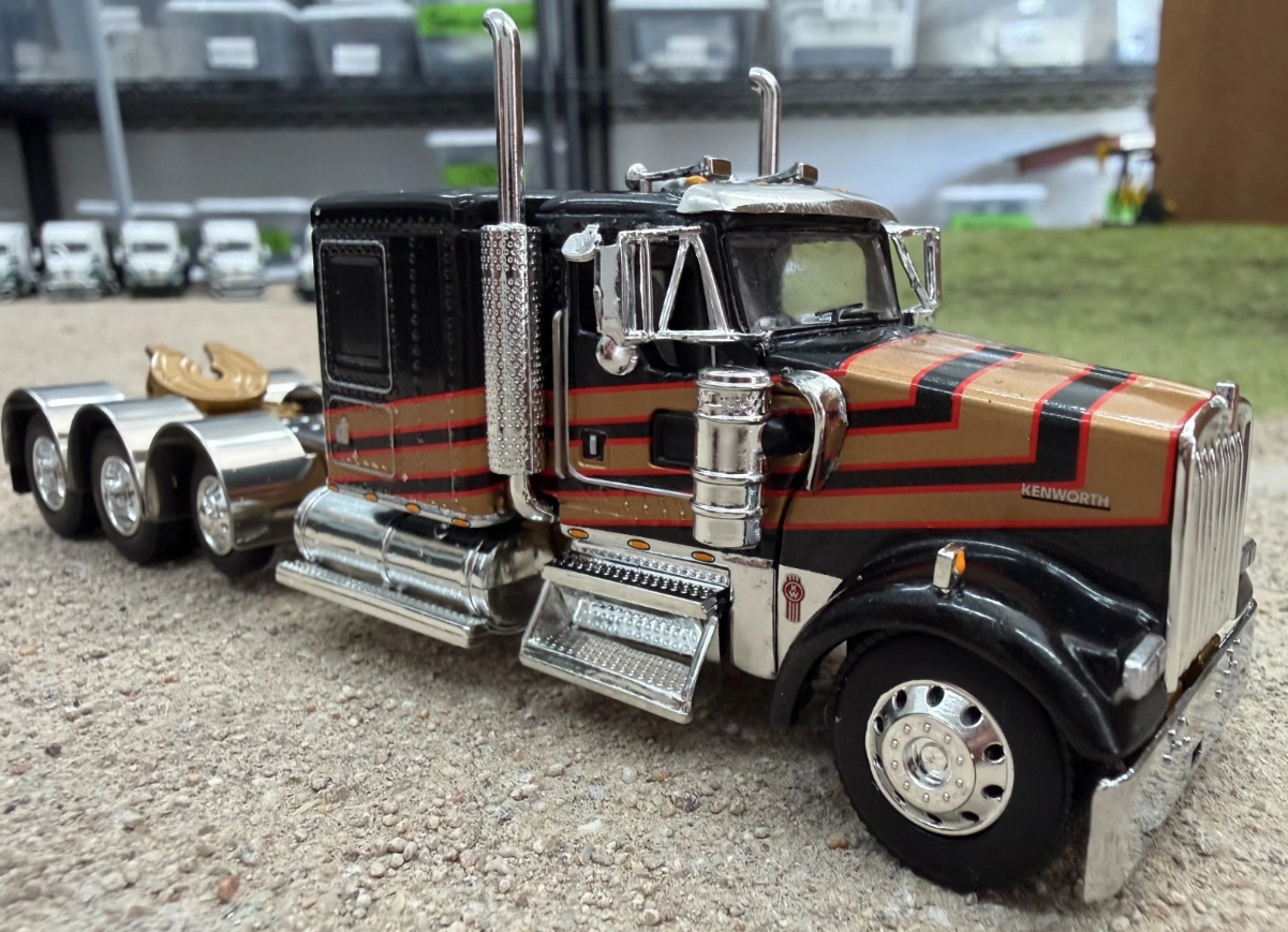 601803 DCP Flat Top Kenworth W900 CAB ONLY - Image 3