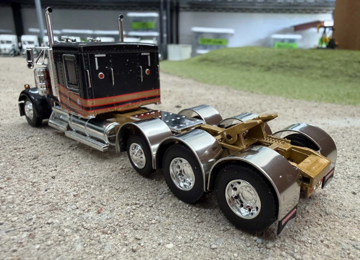 601803 DCP Flat Top Kenworth W900 CAB ONLY - Image 6